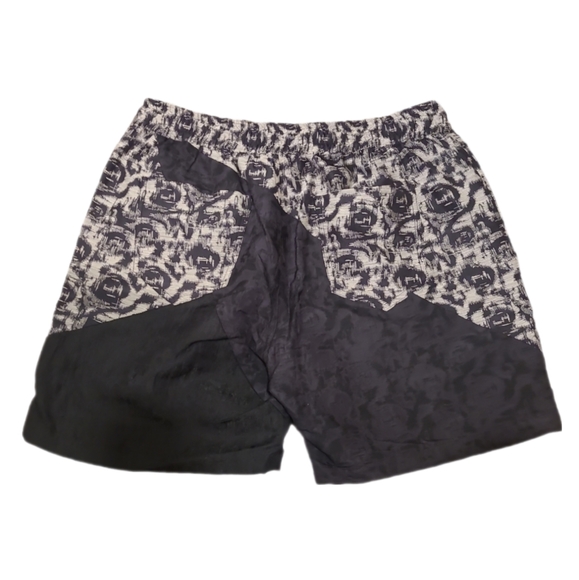 RtA |‎ Black Patchwork Patterned Shorts in Size Medium - Picture 4 of 6